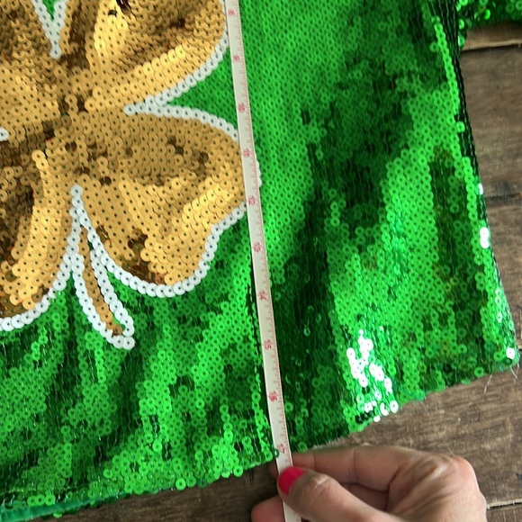 Feeling Lucky? 🍀 Spencer’s St Pat”s Sequin Crop Shirt Small - Picture 5 of 6